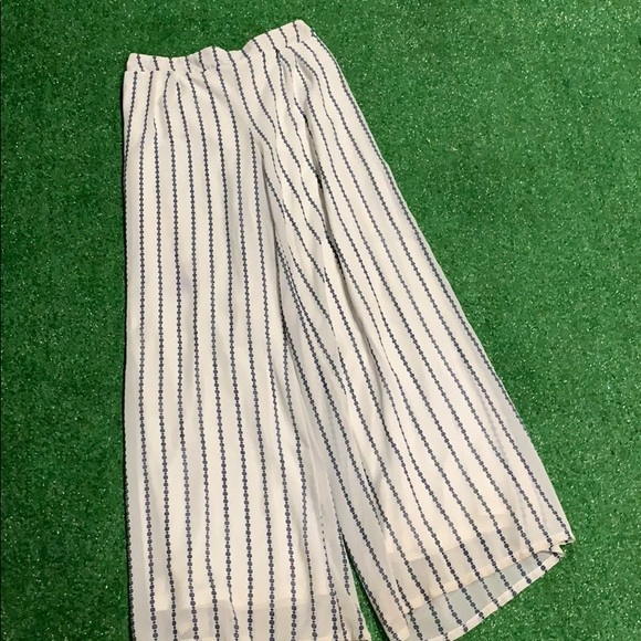 - FASHION NOVA SET - - Picture 5 of 5